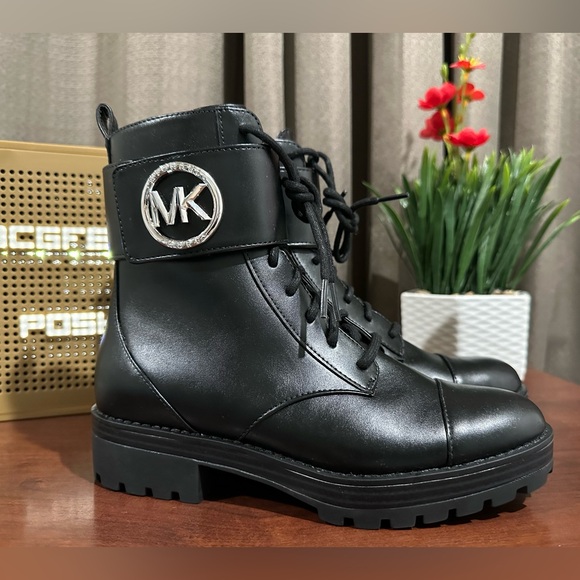 New Michael Kors Tatum Combat Lace up Boot Black size 5 / 6 / 7.5 - Picture 2 of 12